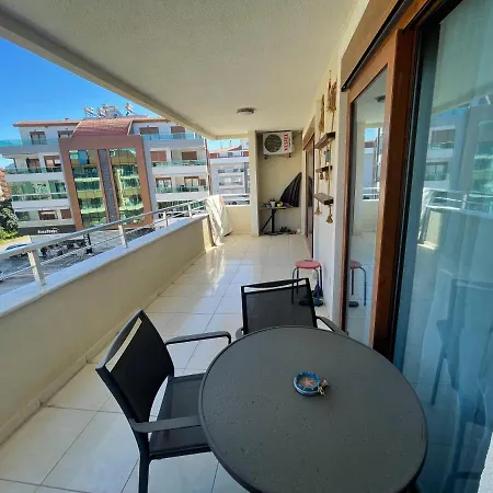 Alanya Merkezde Full Aktiviteli 1+1 Esyali Daire Alanya
