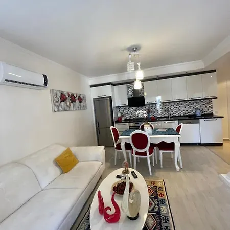 Alanya Merkezde Full Aktiviteli 1+1 Esyali Daire Apartman Alanya